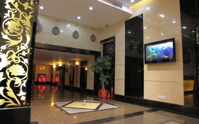Champs Elysees Hotel
