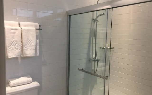 Avenue Suites Hotel