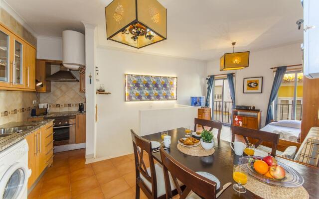 A09 - Super Central Duplex Apartment