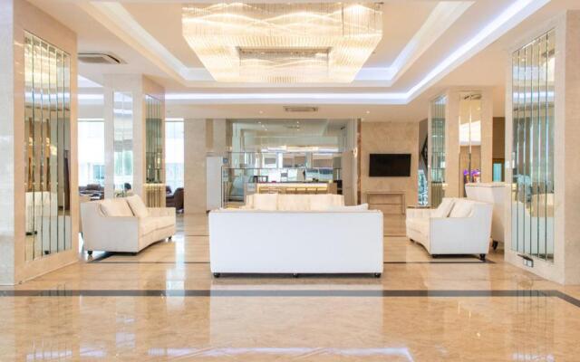 Avana Hotel and Convention Center (SHA Plus+)