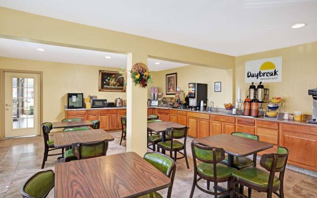 Days Inn Newport News