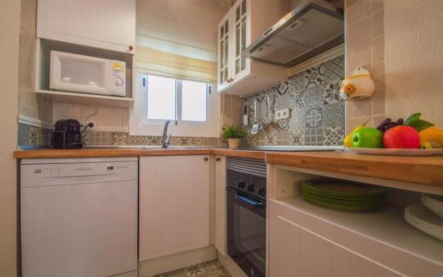 Nice Home see French Title
