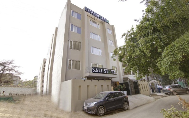 Saltstayz Select - Golf Course Road & Sector 27