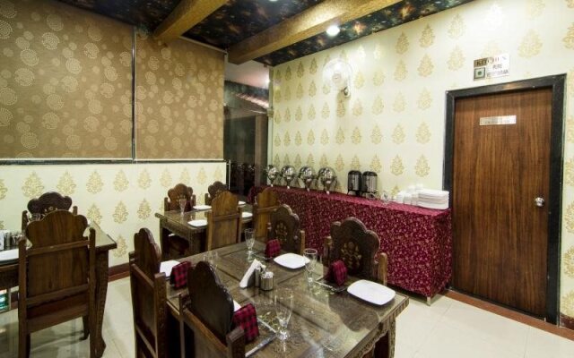 OYO 10453 Hotel Paradise