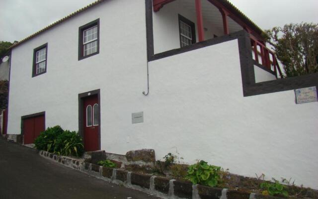 Casa das Pedras Altas