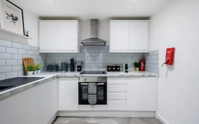Host Stay Halifax House Living