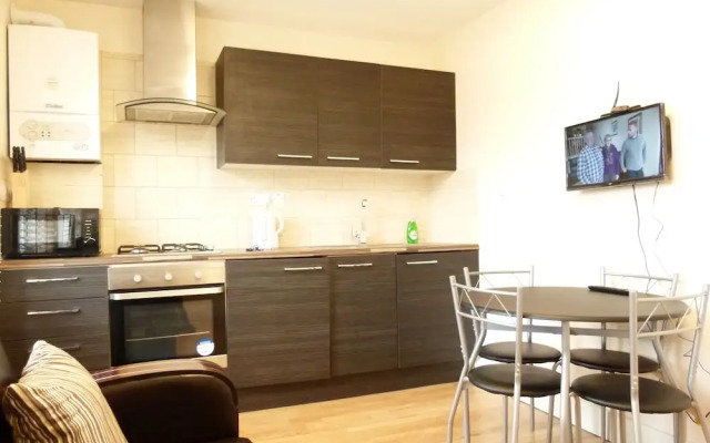 SS Property Hub - West Kensington Apartment