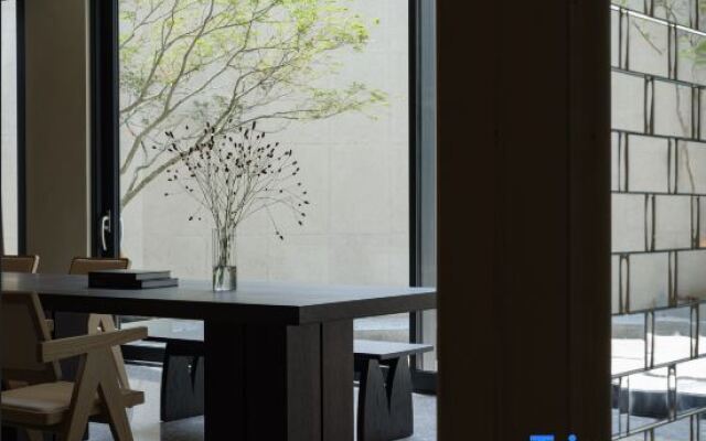 Xianju Chun and Qingxi Homestay