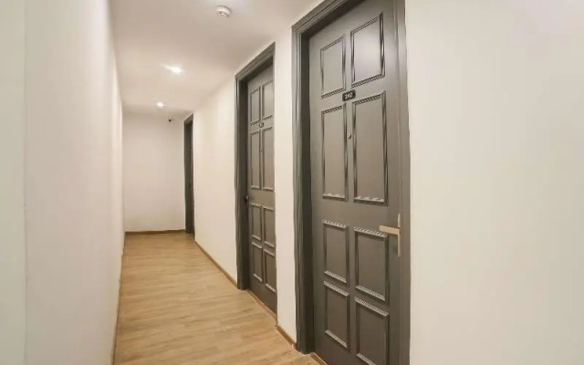OYO townhouse18557 Sector Twenty Seven