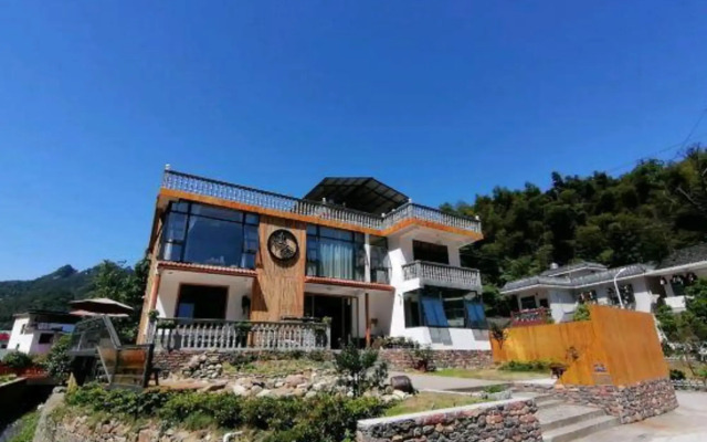 Qishe Hostel