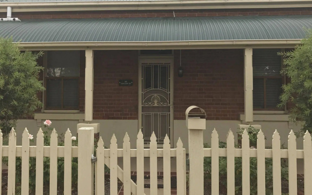 Endeavour Court Motor Inn
