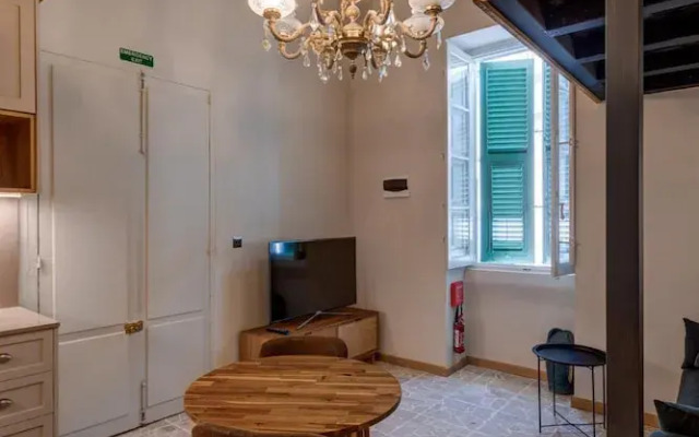 Modern Luxury 1-br Apartment