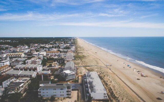 Surf Club Oceanfront Hotel