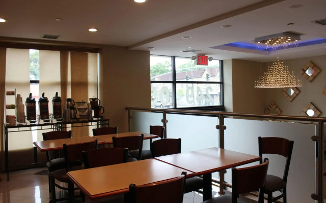 Bellerose Inn