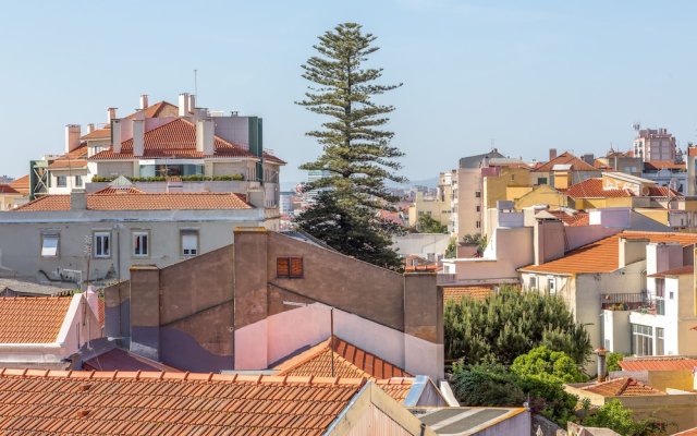 Renovated Sunny Apartment with Balcony, By TimeCooler