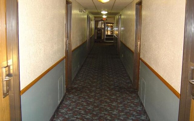 Wakota Inn and Suites