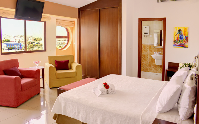 Hotel LIVVO Don Paco