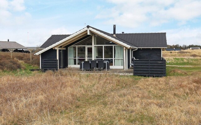 Quaint Holiday Home in LÃ¸kken near Beach