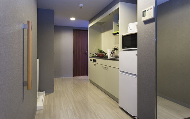 Rinn Sanjo Ohashi East