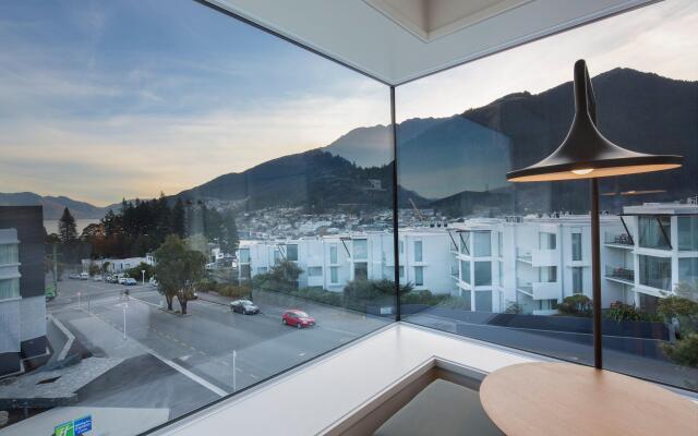 Holiday Inn Express And Suites Queenstown by IHG