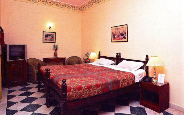 Karnot Mahal