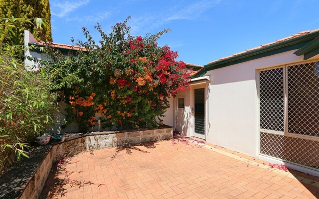 Pleasant 3 Bedroom House With Garden Close to CBD