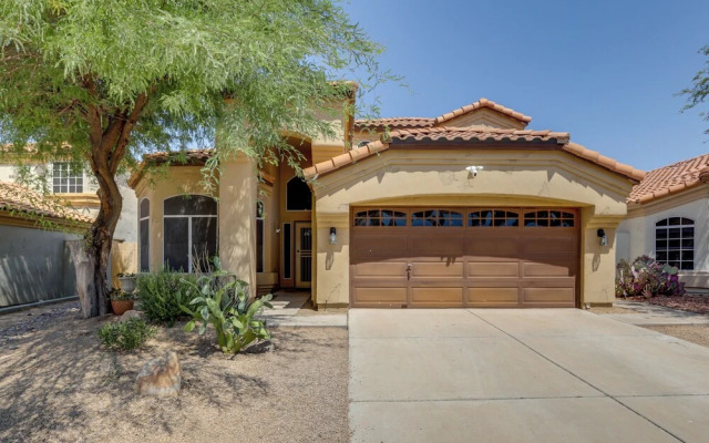 Goodyear Getaway w/ Heated Pool & Lake Views!