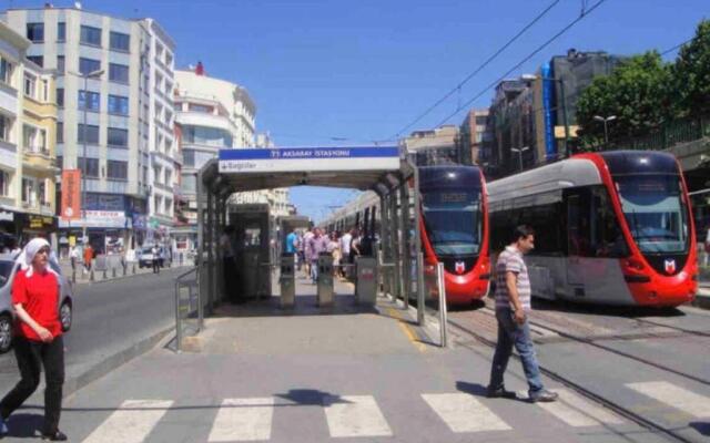 LUXE Bright 2bdr in Center