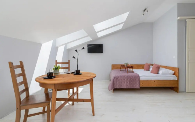 Studio Mostowa Krakow by Renters