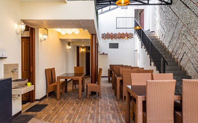 Bantal Guling Asia Afrika by RedDoorz