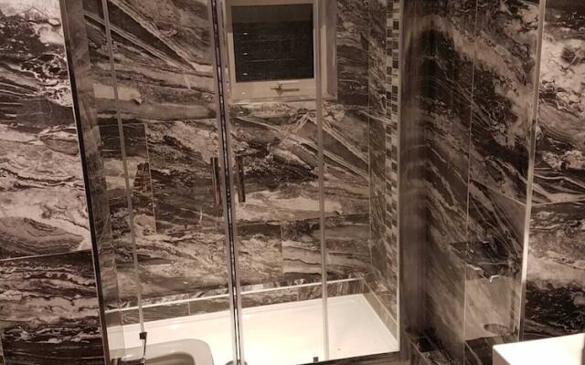 Newly refurbished home near Whitton station