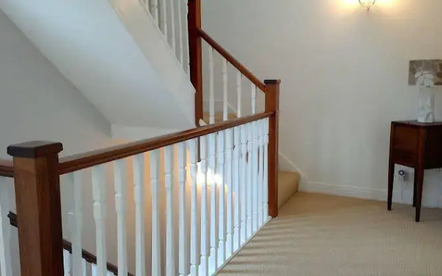 Cranleigh Bed  Breakfast
