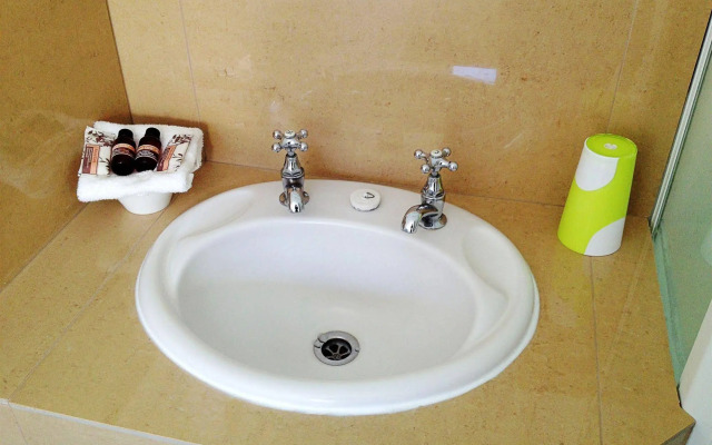 Ann’s Volcanic Motel