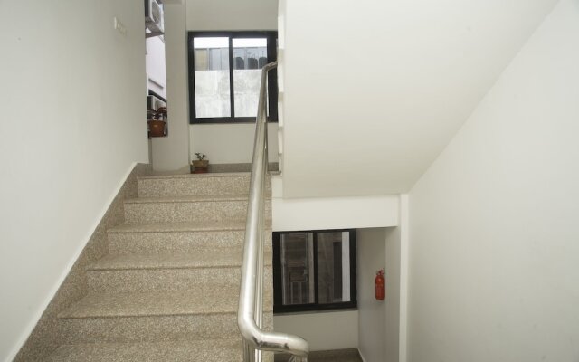 OYO 156 Hotel Sweet Town