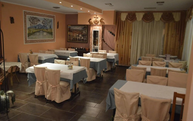 Artemis Hotel