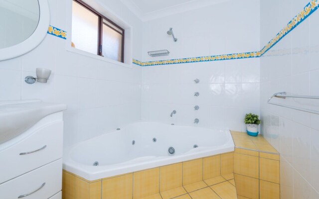 Kallaroo Street 3 - Corlette