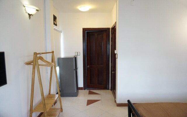 Leiden Homestay & Cafe