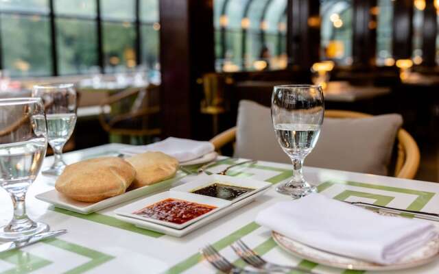 Chateau Merrimack Resort & Spa