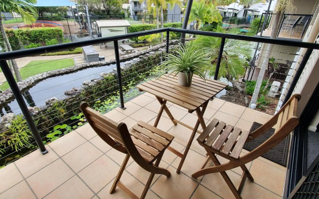Immaculate 1 bedroom resort holiday unit near Noosa River – Balcony – Noosaville