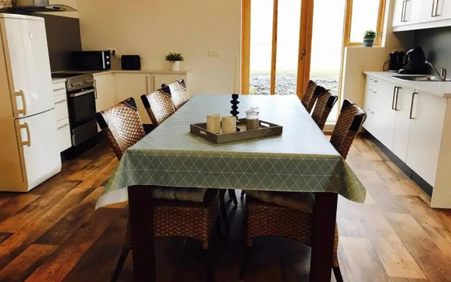 Óseyri Hlaðan -The Barn