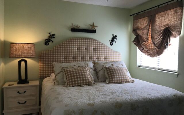 Las Palmas 121 Condo