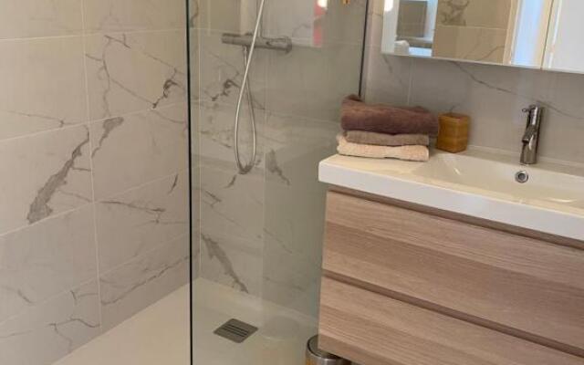 Superbe 2P vue mer, ensoleillé, piscine