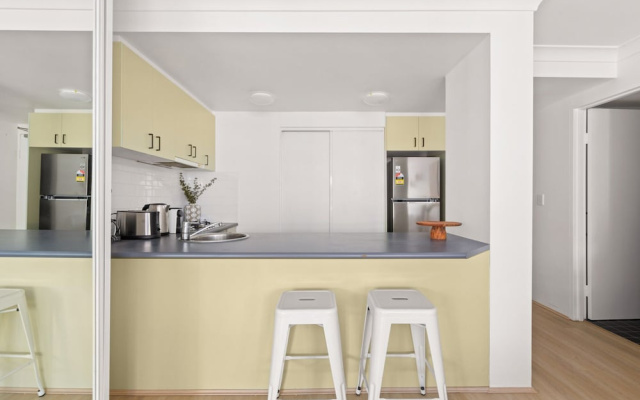 Ideal Studio Inner-city Pad With Private Balcony – Guest Rooms – Sydney