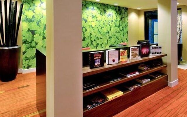 Courtyard Springfield Airport