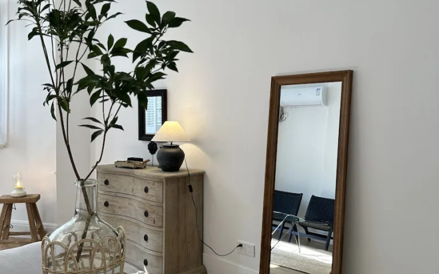 Shanghai Hills& Art Suite 18