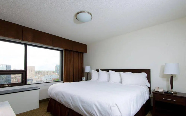 Place Louis Riel Suite