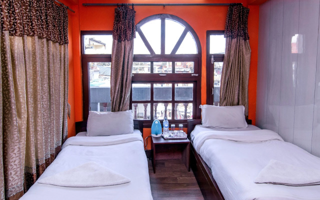 Hotel Pomelo House