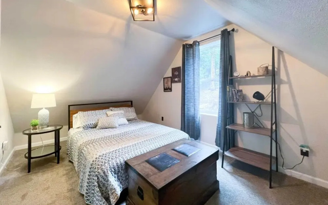 On the Rocks - A Modern Home w/ Decks & Views