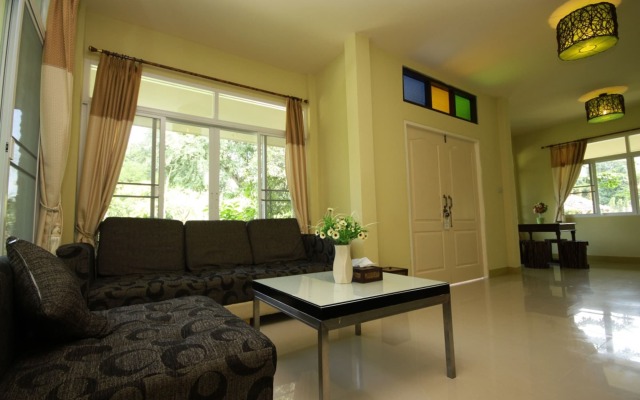 Baanplaidoi Resort