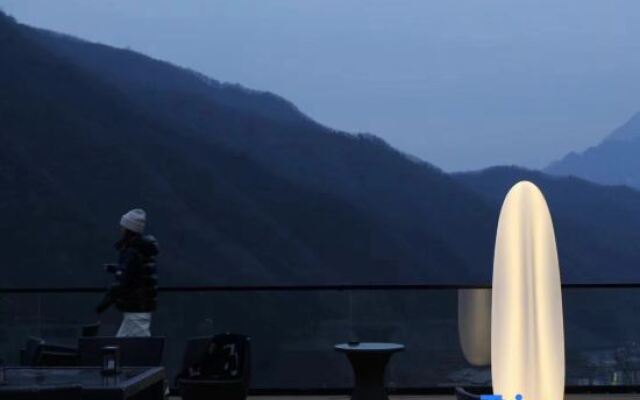 Yunfu Banshan Holiday Homestay